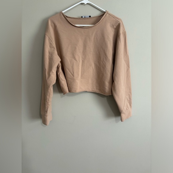 Gently Used Beige Long Sleeve Crop Top - Size M - Picture 1 of 1